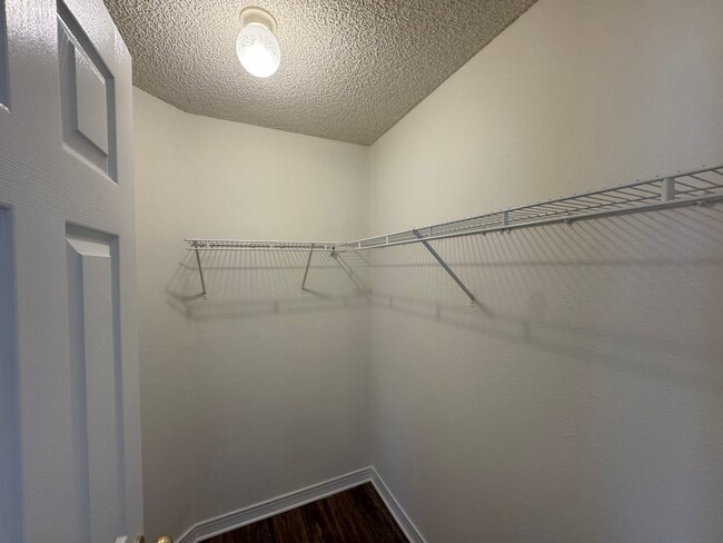 Building Photo - Move In Special 1/2 Off 1st Months Rent! 4...