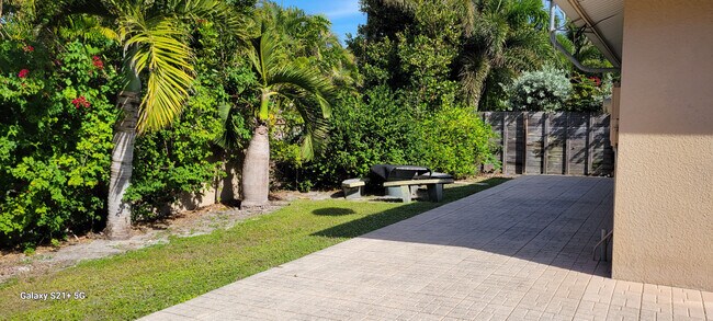 Building Photo - 5200 West Blvd