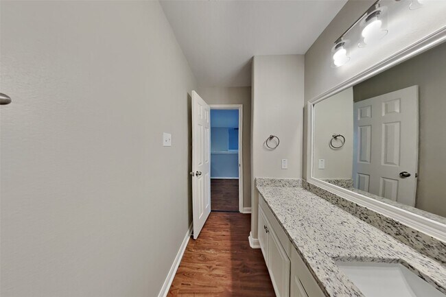 Building Photo - 32322 Cross Spring Park Ln