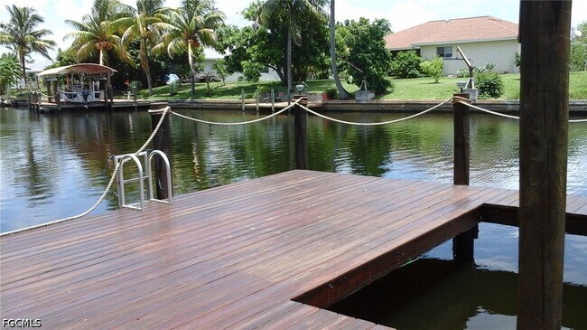 Building Photo - 4011 SW 2nd Ave