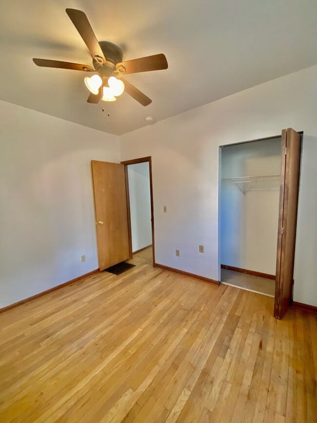 Building Photo - 120