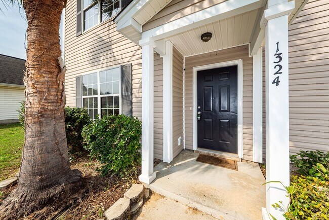 Building Photo - 5 Bedroom 2.5 Bath Home in St. James Estates - Goose Creek