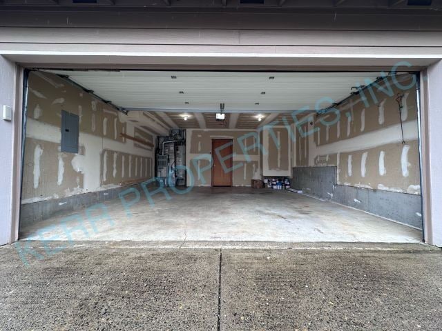 Building Photo - 15837 Jade Glen Ave