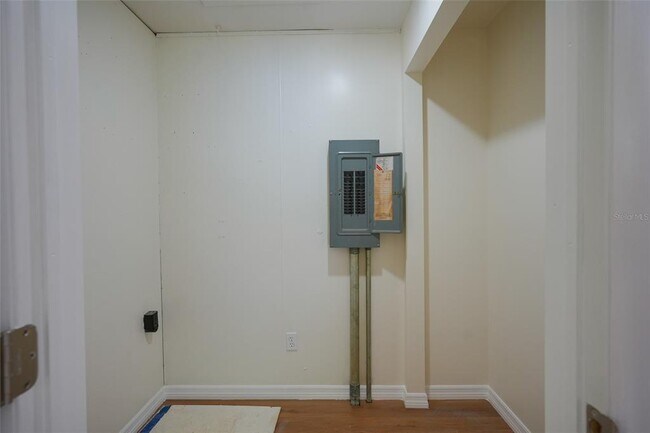 Building Photo - 6515 3rd St Ct W