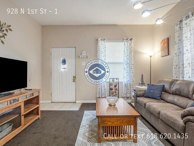 Building Photo - 928 N 1st St