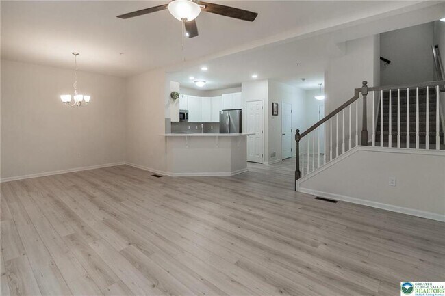 Building Photo - 164 Maureen Ln