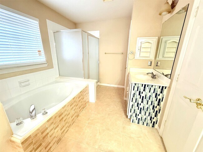 Building Photo - 8514 Spotslyvania Ln