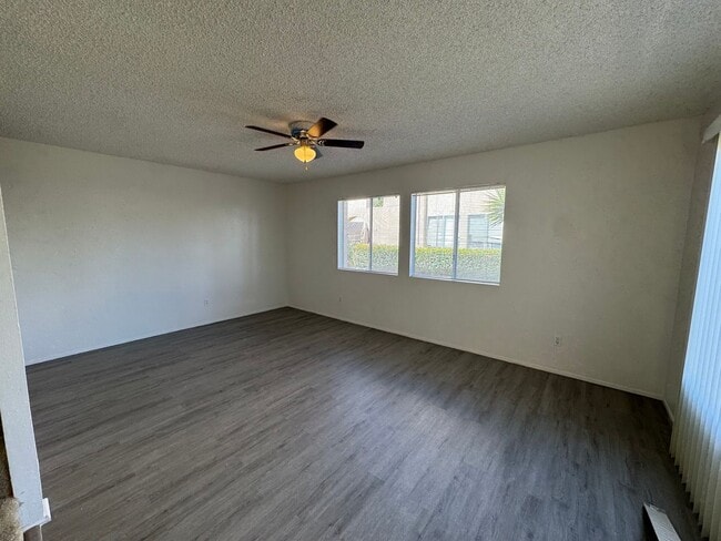 Building Photo - 2 Bedroom Townhouse in El Cajon