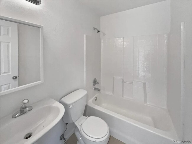 Building Photo - 7576 Elmwood St