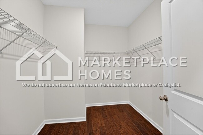 Building Photo - 305 Eclipse Ln