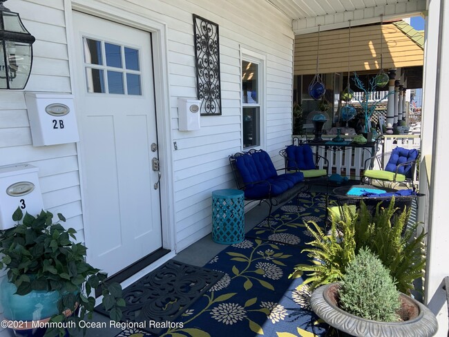 Building Photo - 33 Broadway