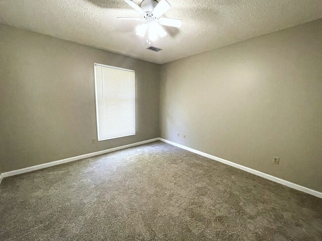 Building Photo - Adorable 3 Bedroom/2 bath House for Rent i...
