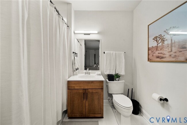 Building Photo - 441 W 7th St