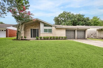 Building Photo - 5827 Southminster Dr