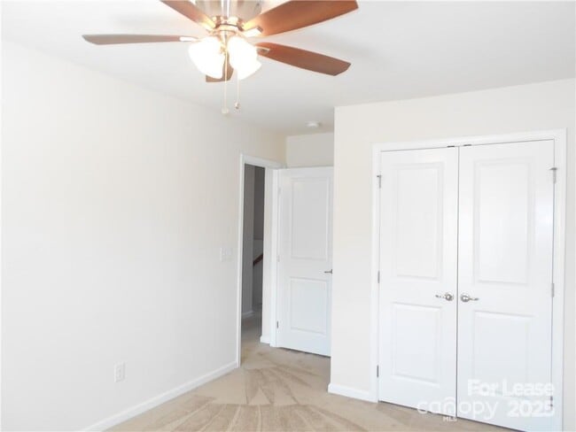 Building Photo - 2605 Silverthorn Dr