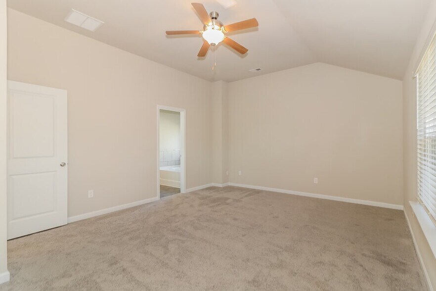 Building Photo - 3432 Stoneleigh Walk