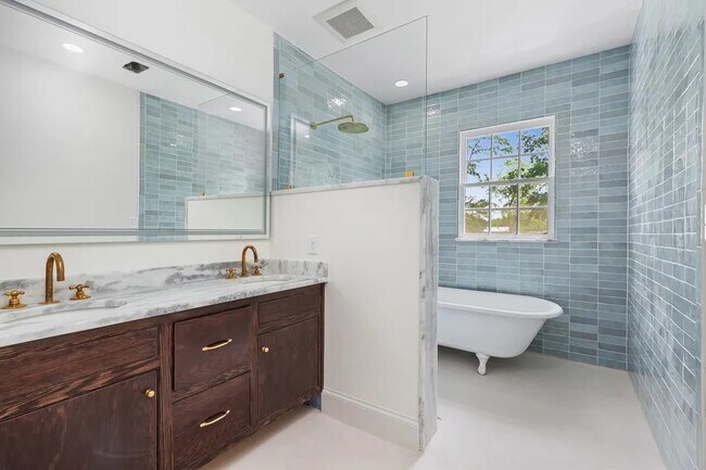 Building Photo - Perry St LHP