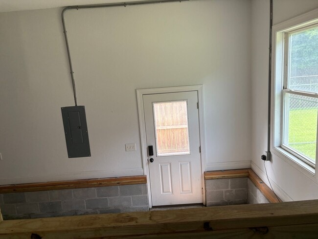Building Photo - 124 Deerfield Ln