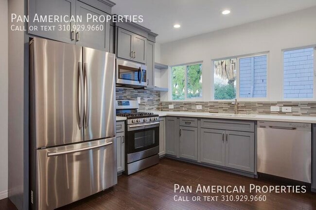 Building Photo - 2767 1/2 W. 8th St.-