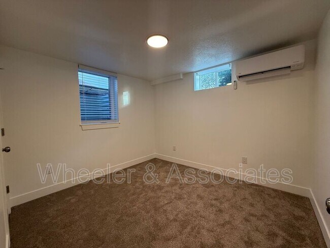 Building Photo - 3718-3718 Brinker Ave