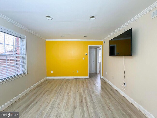 Primary Photo - 2102 Suitland Terrace SE