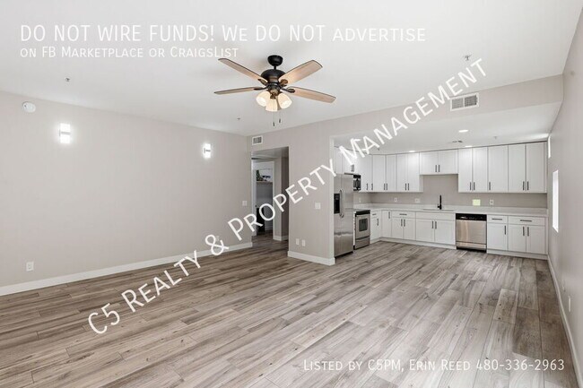 Building Photo - 1111 W University Dr
