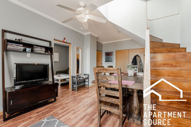 Building Photo - 3036 N Seminary Ave