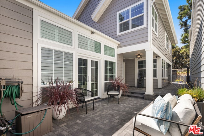 Building Photo - 13082 Mindanao Way