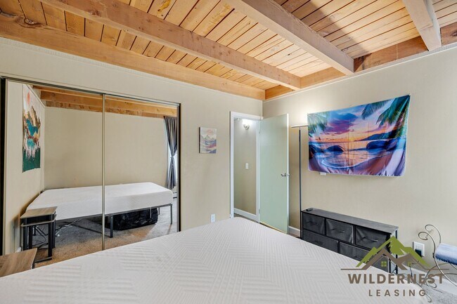 Building Photo - Remodeled One Bedroom Winter Rental