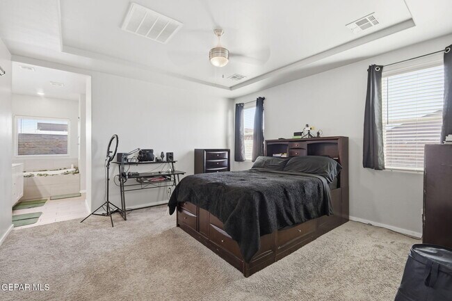 Building Photo - 1052 Summer Breeze Pl