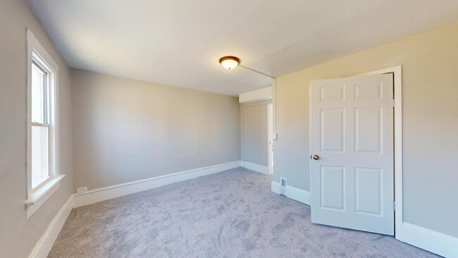 Building Photo - Clark / Fulton Area - 4 Bedroom Single Fam...