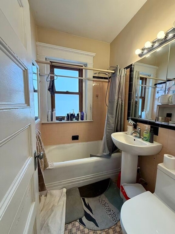 Building Photo - 8 Garrison St