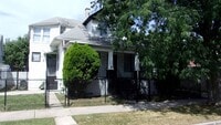 Building Photo - 50 W 108th St