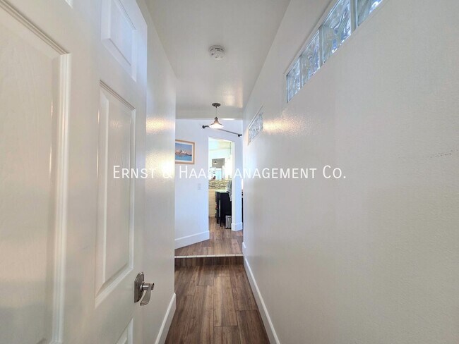 Building Photo - 242 Ximeno Ave