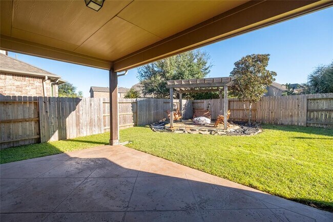 Building Photo - 17523 Quiet Shores Dr
