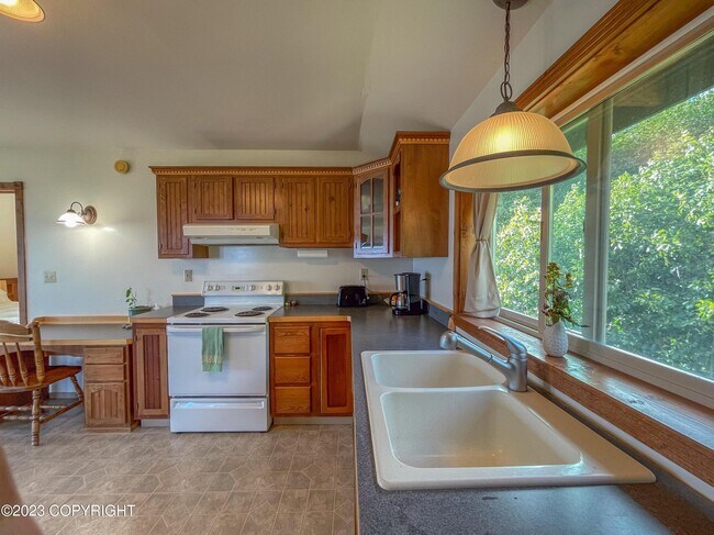 Building Photo - 59900 Winter Wren Ct