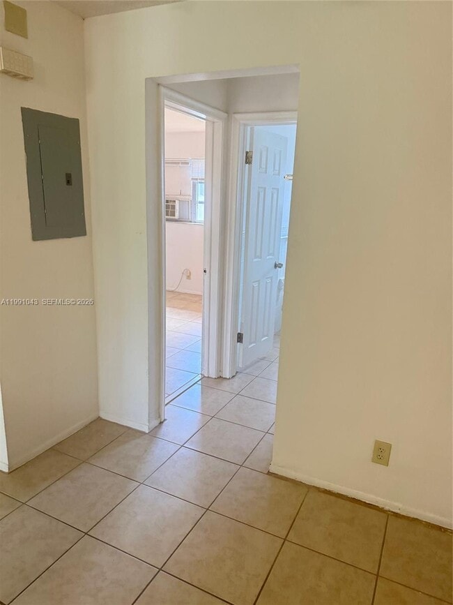 Building Photo - 1231 NW 19th Ct