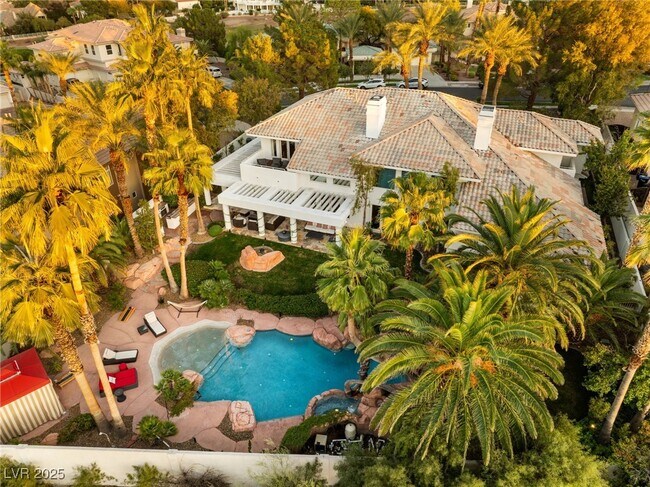 Building Photo - 2057 Troon Dr