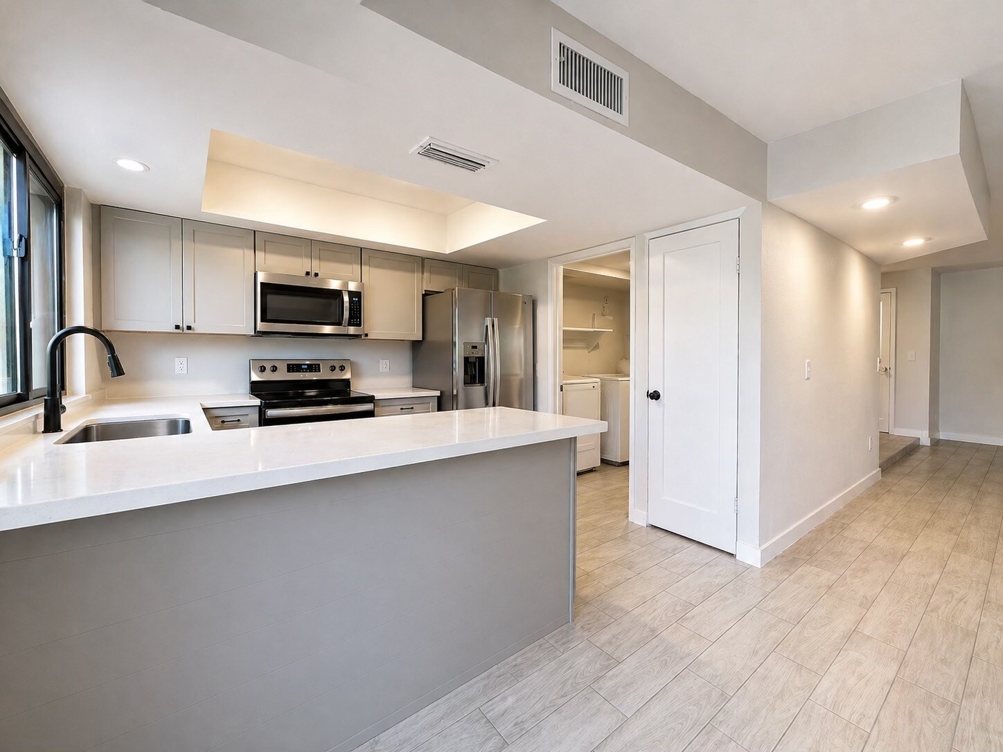 Building Photo - 14460 N 57th Dr