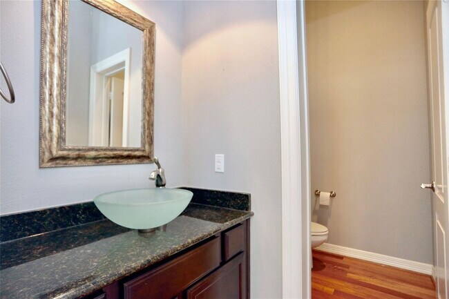 Building Photo - 114 Heights Blvd