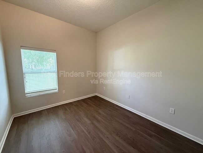 Building Photo - 9575 Amarante Cir