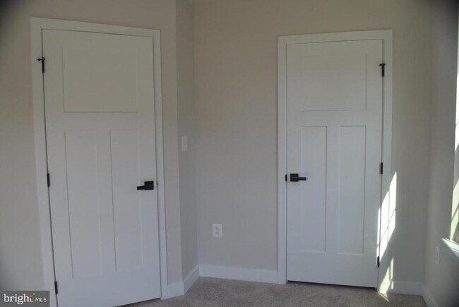 Building Photo - 1015 Rampart Dr