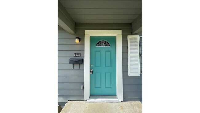 Building Photo - 1541 BriarCliff Rd