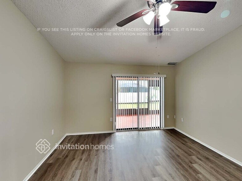 Building Photo - 2297 Cork Oak St E