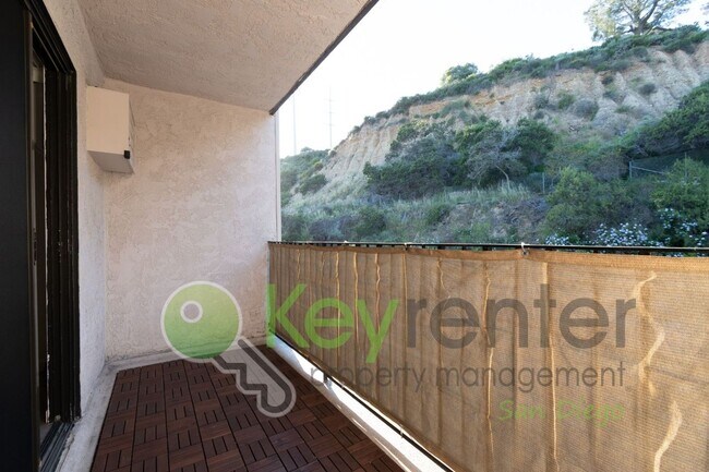 Building Photo - Walking distance to Fashion Vally Mall |2 minute drive to both North and South 163, as well as I-8