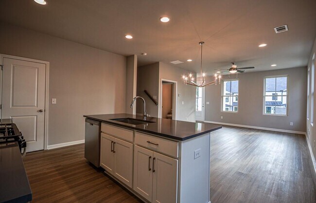 Building Photo - 104 Black Gum