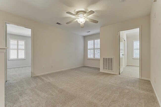 Building Photo - 89 N Apple Springs Cir