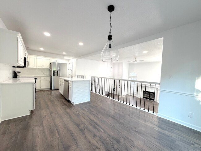 Building Photo - 15613 W 90th St