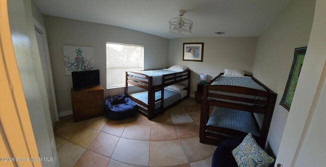 Building Photo - 320 Yuma Dr