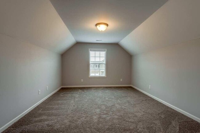 Building Photo - 4BR Home in Fairview – Modern Living on an...